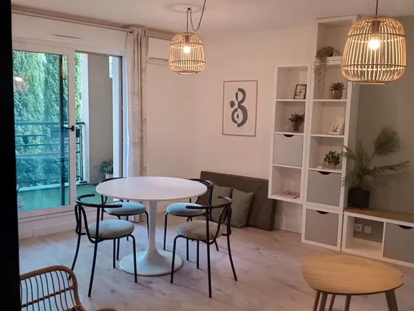 Appartement T2 centre ville avec parking et terrasse