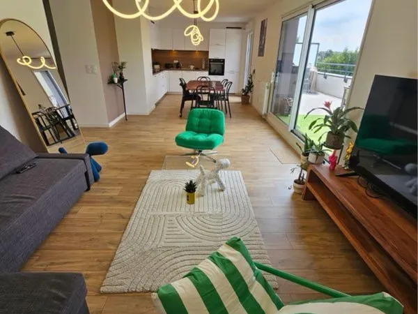 Chambre en colocation - Appartement neuf avec grande terrasse