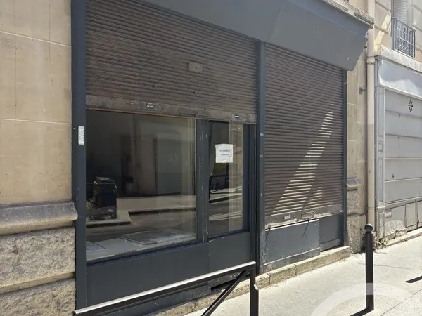Local 3 pièces 53 m²
