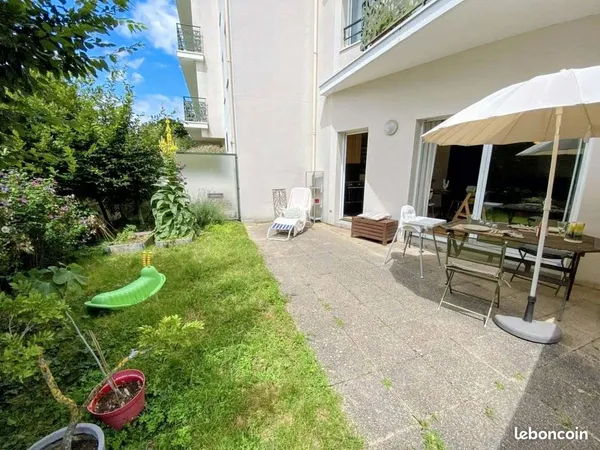 T3 avec jardin privatif et terrasse au calme — Proche Rond-Point de Paris
