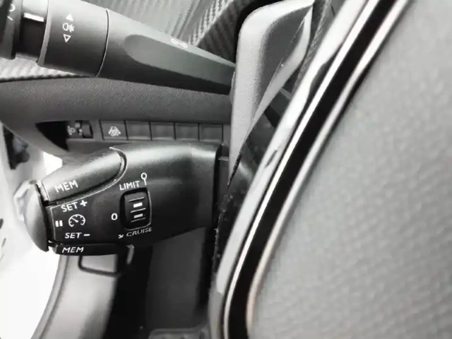 Peugeot 208 puretech 75 s&amp;s bvm5 — photo 41
