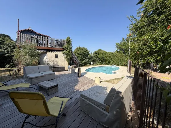 Vends maison - 99 m² - 4 pièces, 3 chambres - Saint-Cannat 13760