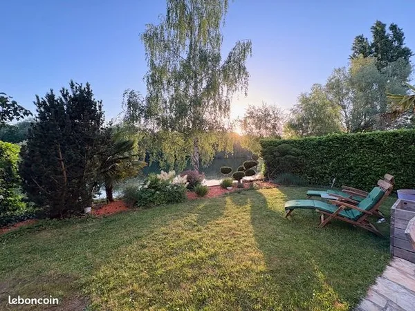 Maison Port Cergy face à l'oise