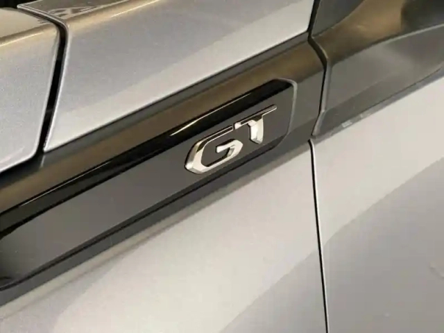 Peugeot 2008 1.2 puretech 130ch s&amp;s gt — photo 6