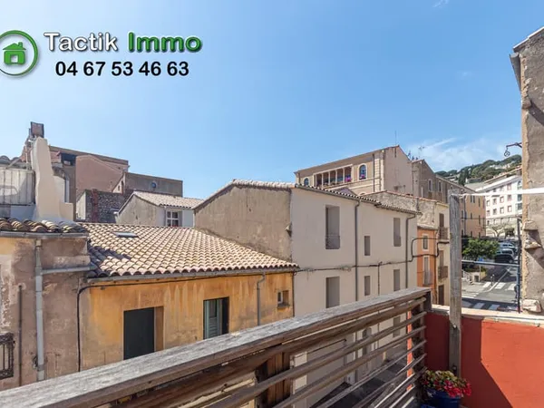 Sète, Quartier Haut, maison atypique, terrasse.