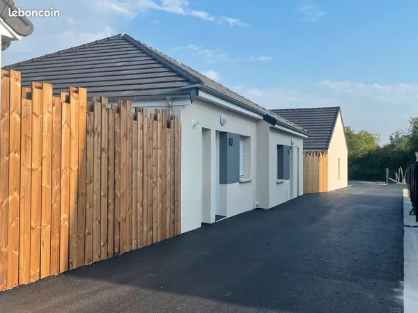 Maison T3 avec terrasse clôturée, Clim et parking privé