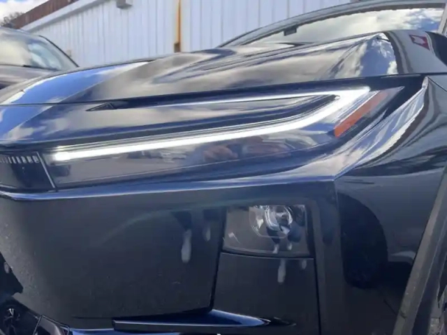 Toyota C-Hr design grande autonomie 77 kwh 224ch + — photo 12