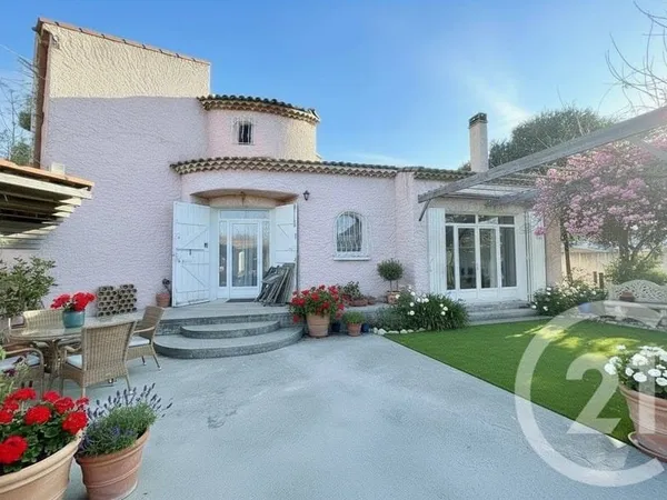 Maison 6 pièces 230 m²