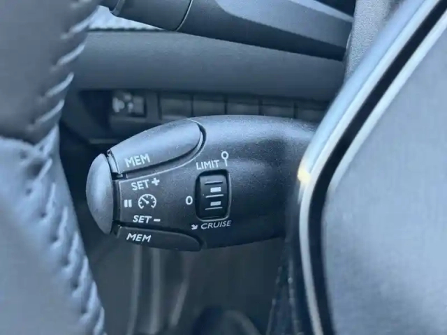 Peugeot 208 electrique 50 kwh 136ch — photo 39