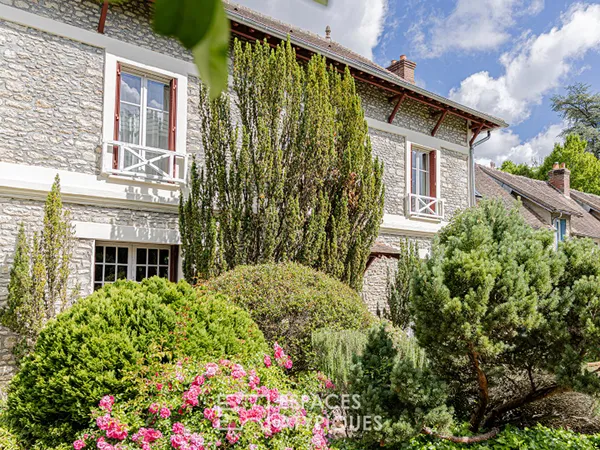 Maison de caractère du début du XXe siècle au bord de l'Essonne