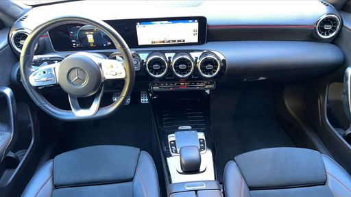 Mercedes Classe A 200 163 7G-DCT - AMG Line – 2018 – 98210 km – Essence – Boîte Automatique — photo 19