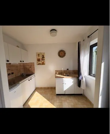 À louer Studio au croisé Laroche