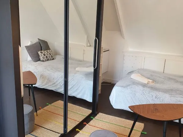 Studio meublé Métro 7 L. Aragon
