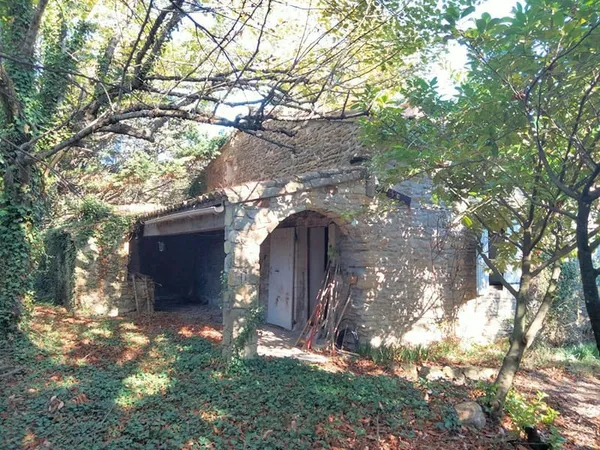 Maison 17 pièces 240 m²