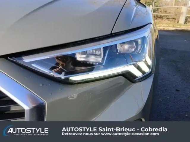 Audi Q3 35 tdi 150ch s line s tronic 7 — photo 11