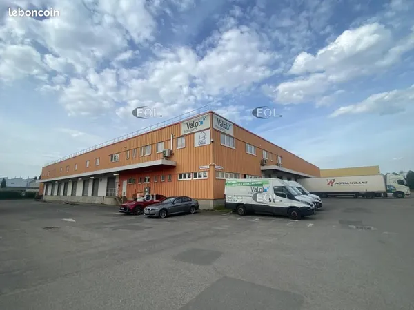 Local bureaux 4 850 m²