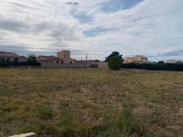 Terrain 302 m²