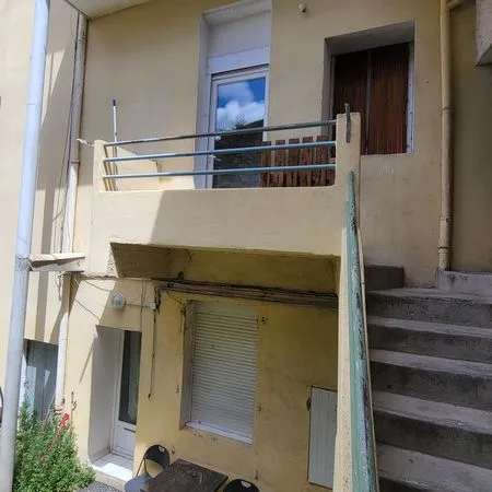 Loue P2, centre-ville, Nimes
