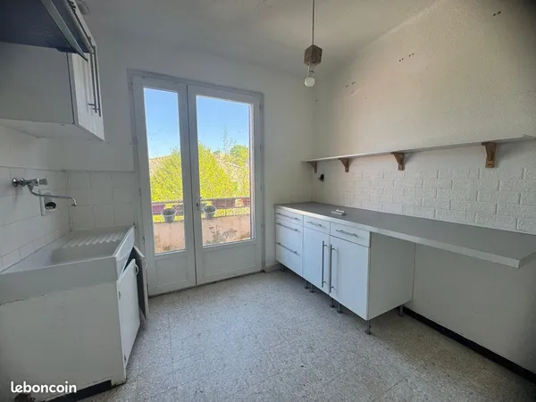 Vinon appartement t3/4 avec balcon et parking