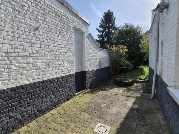 APPARTEMENT STUDIO AVEC JARDIN