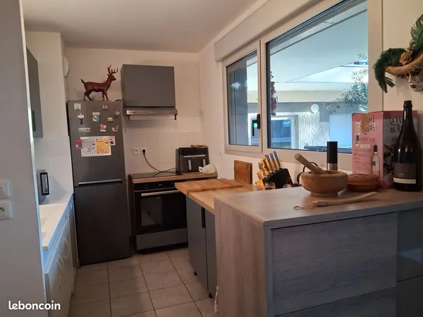 Propose une colocation sur la commune de chaponost dans residence recente