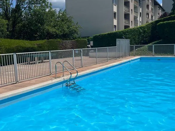 Charmant T2 avec piscine - Cran-Gevrier, à deux pas d'Annecy