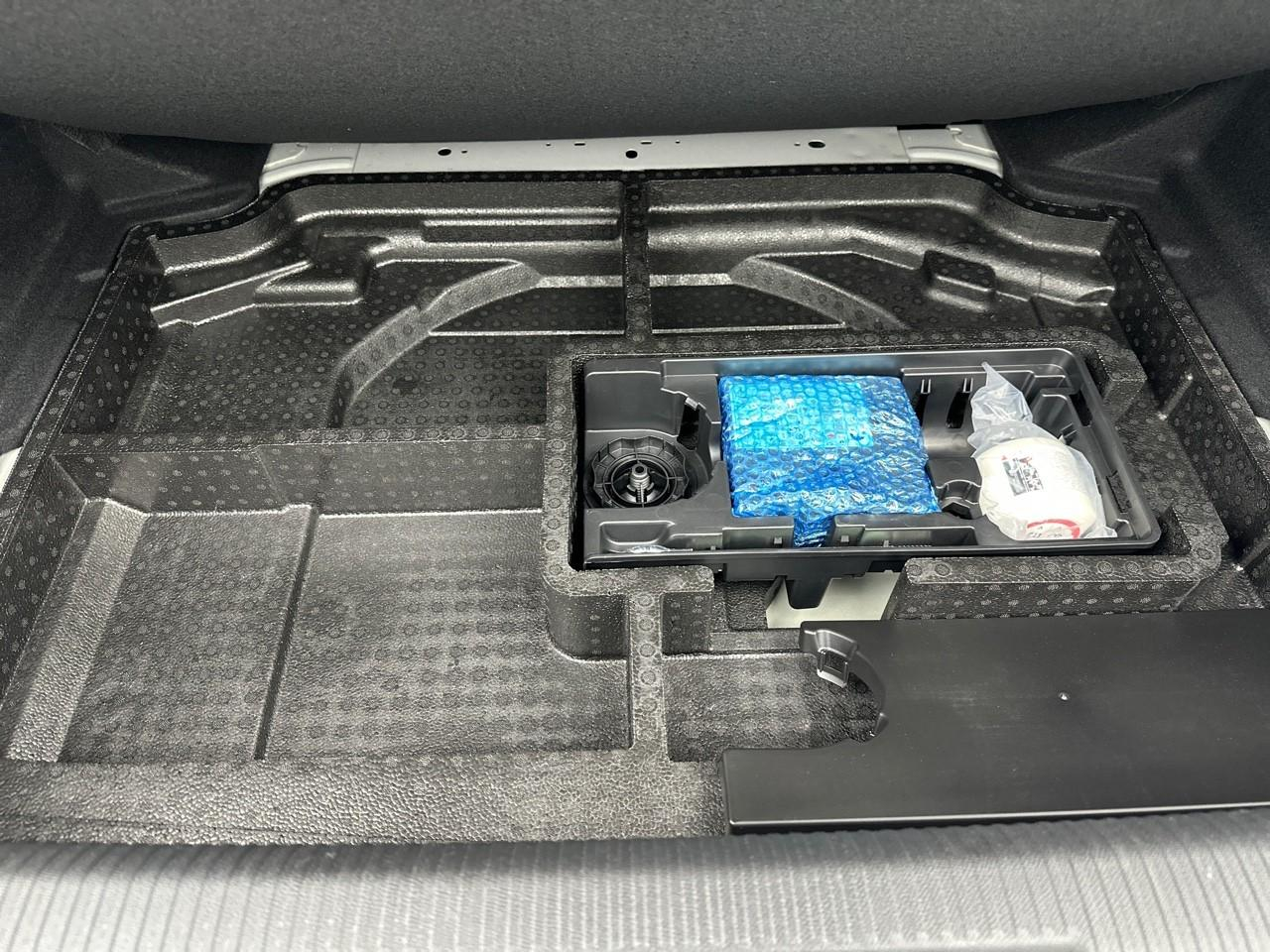 Peugeot 308 hybrid 145 e-dcs6 allure — photo 37