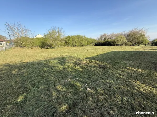 Vente | Terrain constructible | 824 m² | Villeblevin