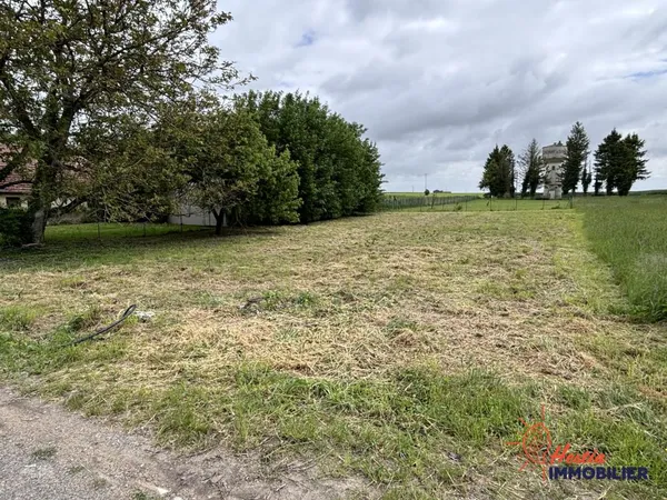 Terrain constructible de 874m²
