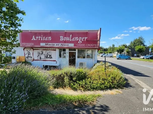 Local commercial 1 pièce 109 m²