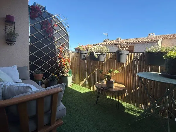 Appartement à vendre au Beausset entièrement rénové avec balcon et place de parking