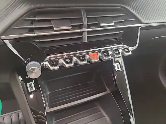 Peugeot 208 puretech 75 s&amp;s bvm5 — photo 51