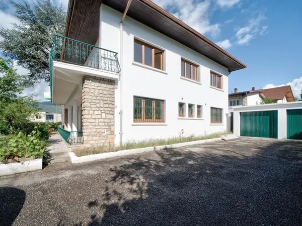 Bien immobilier de rendement Vente Valserhône 8p 200m² 440000€