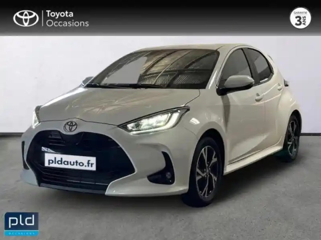Toyota Yaris 116h design 5p mc24