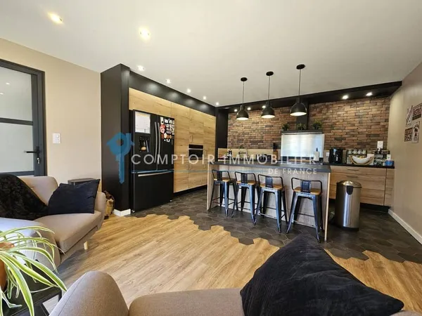 Maison 5 pièces 310 m²