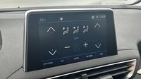 Peugeot 3008 1.2 PureTech 130ch S&S Active — photo 13