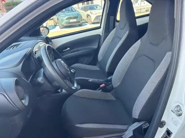 Toyota Aygo X 1.0 vvt-i 72ch dynamic s-cvt my23 — photo 10