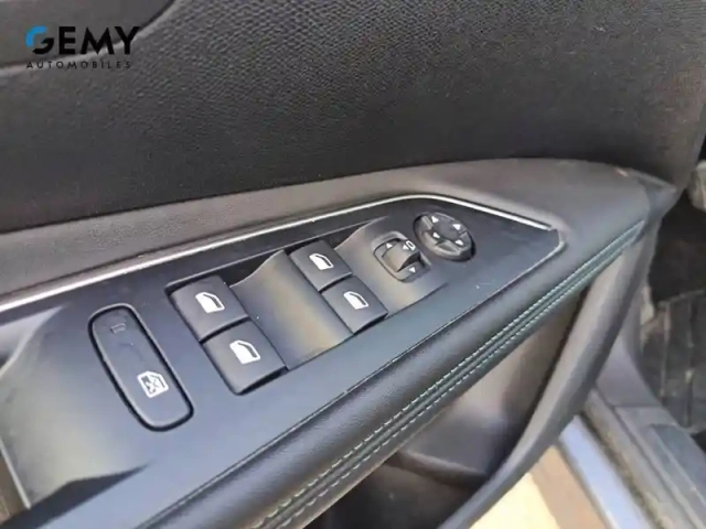 Peugeot 3008 puretech 130ch s&amp;s bvm6 — photo 14