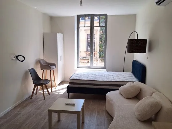 Studio 29m² NEUF & Meublé d'exception - Centre-ville - Clim, Buanderie & Congélateur