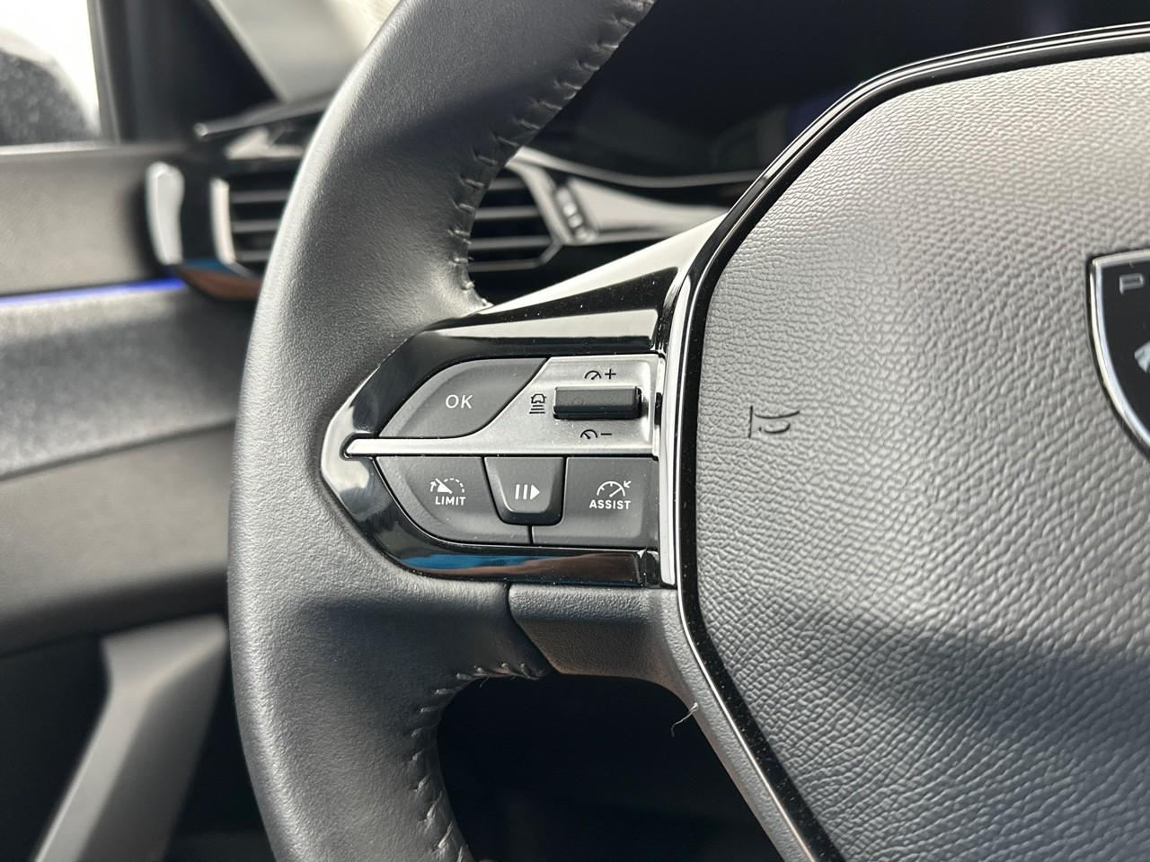 Peugeot 308 puretech 130ch s&s eat8 allure — photo 18