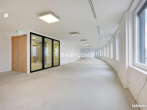 Bureaux 4 256 m²