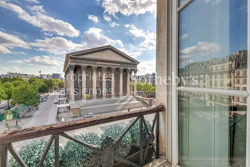 Appartement 9 pièces 296 m²