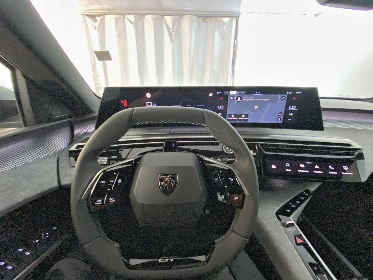 Peugeot 3008 hybrid 145 e-dcs6 gt — photo 12