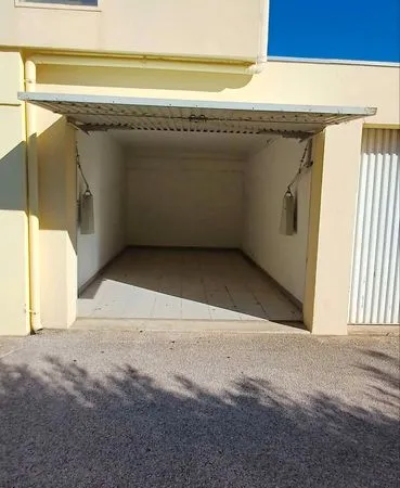 GARAGE Av. Alexis Godillot/ 15.27m2