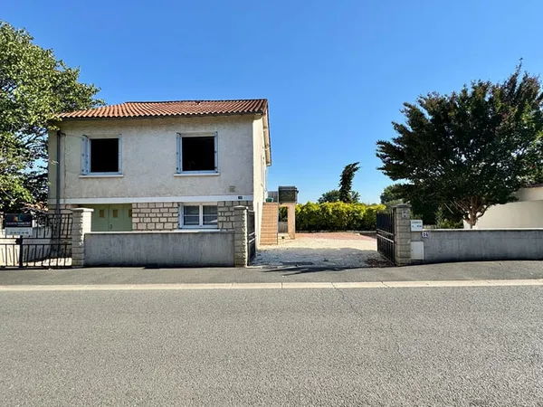 Maison avec 3 chambres et jardin - SAINTE PEZENNE