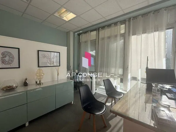 Bureau 176 m²