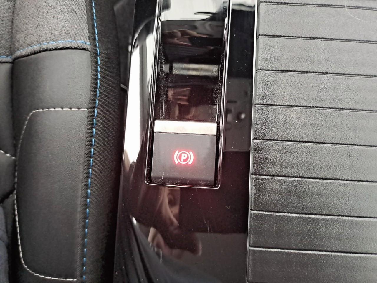 Citroën C4 puretech 130 eat8 max — photo 19