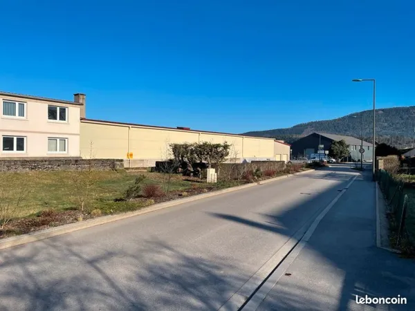 Entrepôt 610 m2 à louer