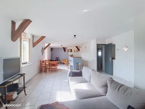 Appartement 70 m2 centre ville de Segré
