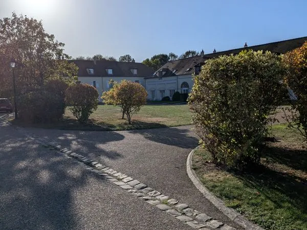 À vendre - Appartement 3 pièces de 68 m² à VILLIERS LE BACLE 91190